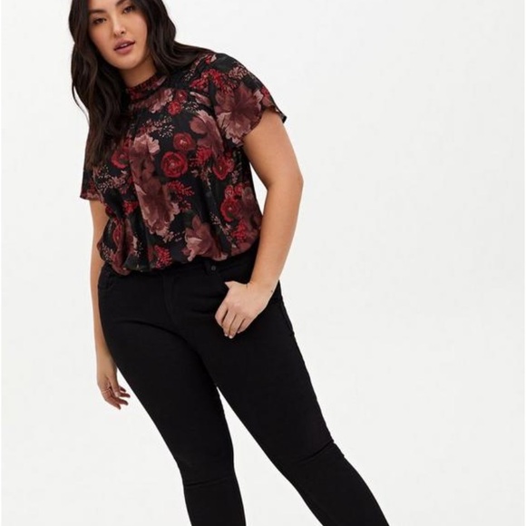 Torrid size 5 Georgette Lace Inset Blouse in floral black - Picture 5 of 9